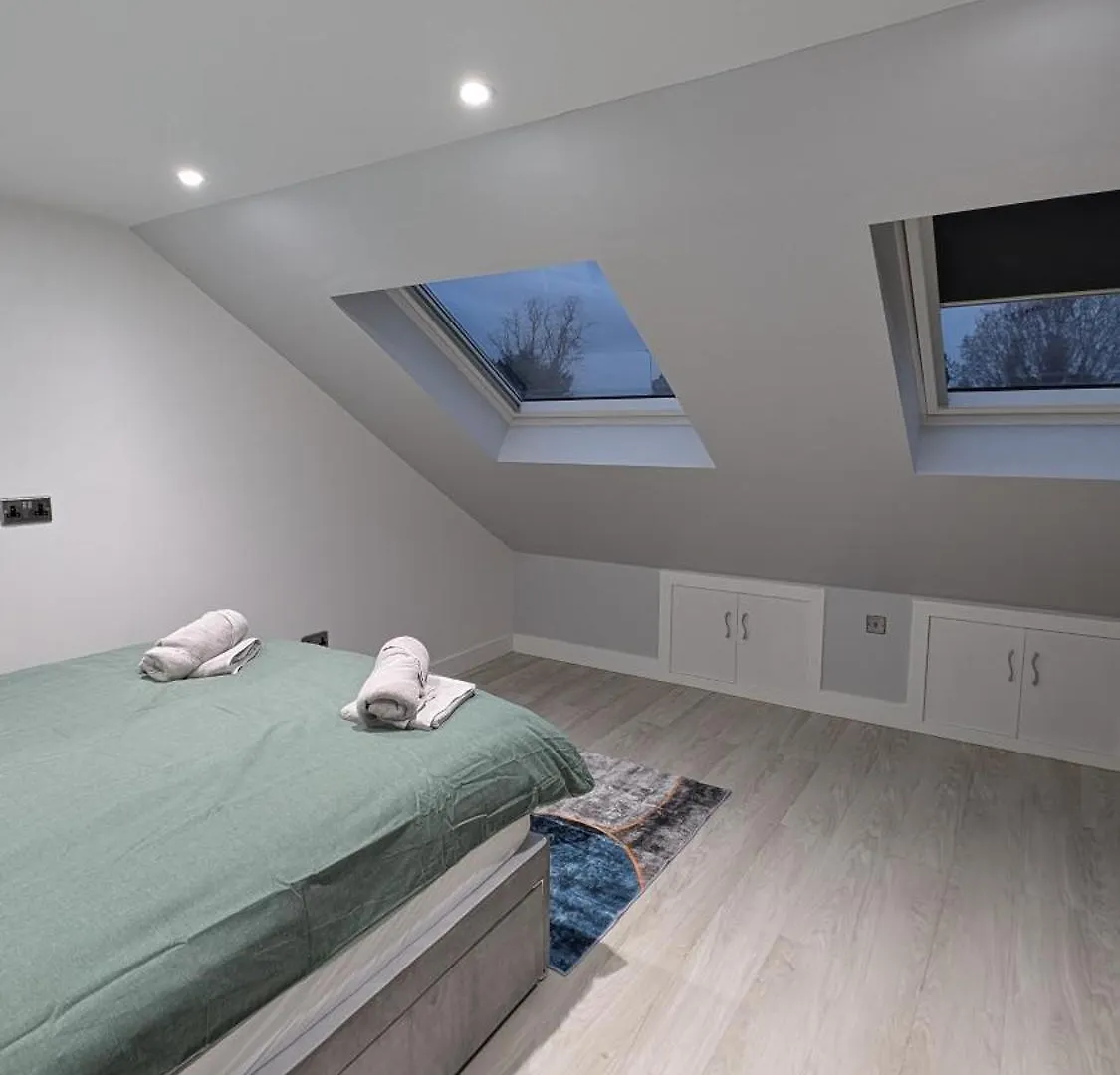 Family Friendly Fully Refurbished 3 Bedroom, 3 Bathroom Property In London