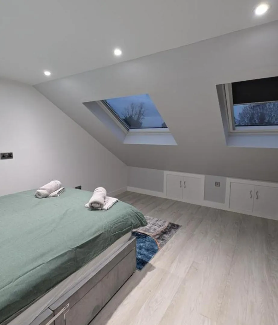 Apartment Family Friendly Fully Refurbished 3 Bedroom, 3 Bathroom Property In London