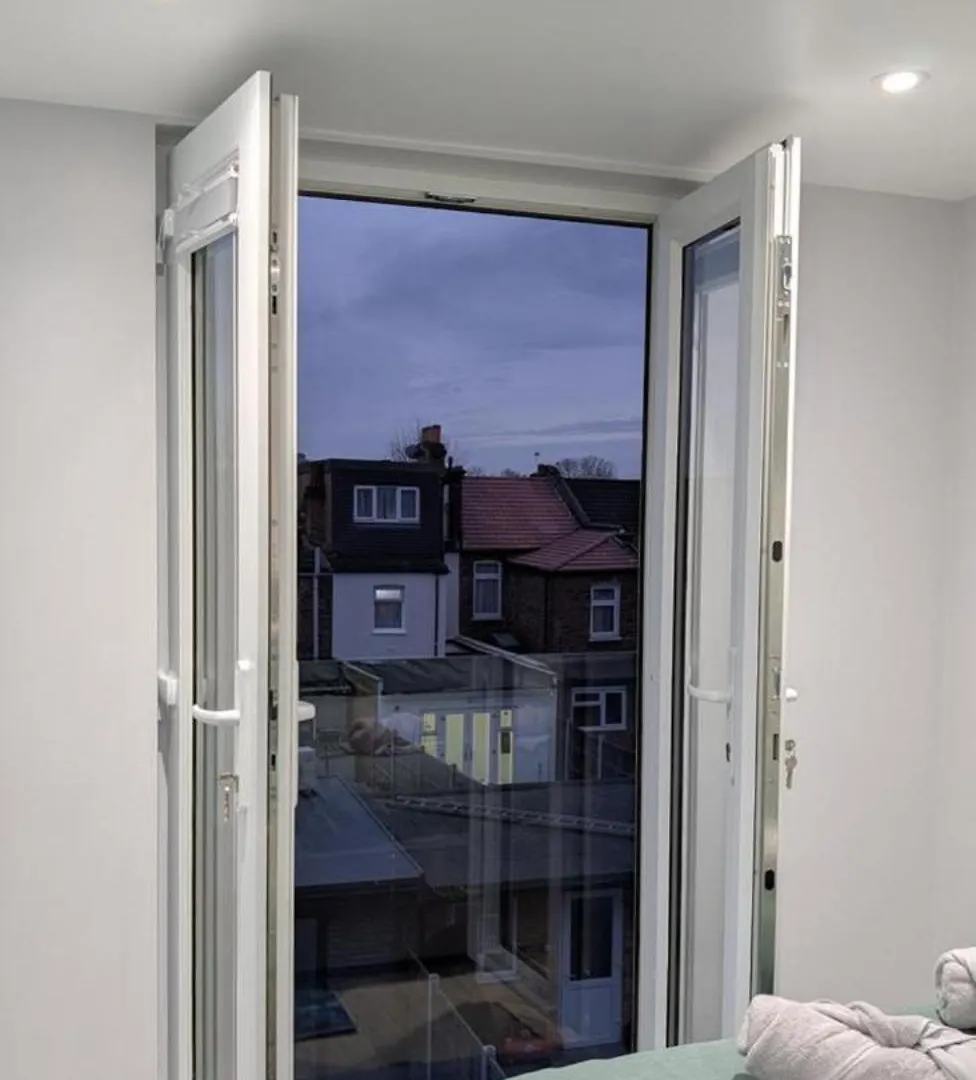 Family Friendly Fully Refurbished 3 Bedroom, 3 Bathroom Property In London
